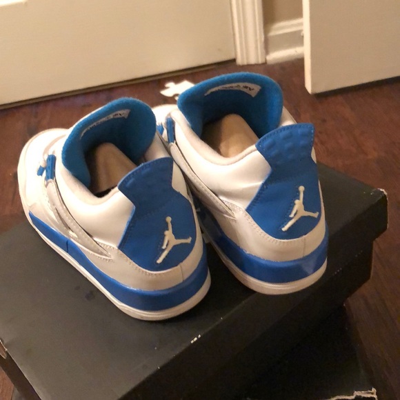Air Jordan 4 Retro- White/ Military Blue - Picture 3 of 3